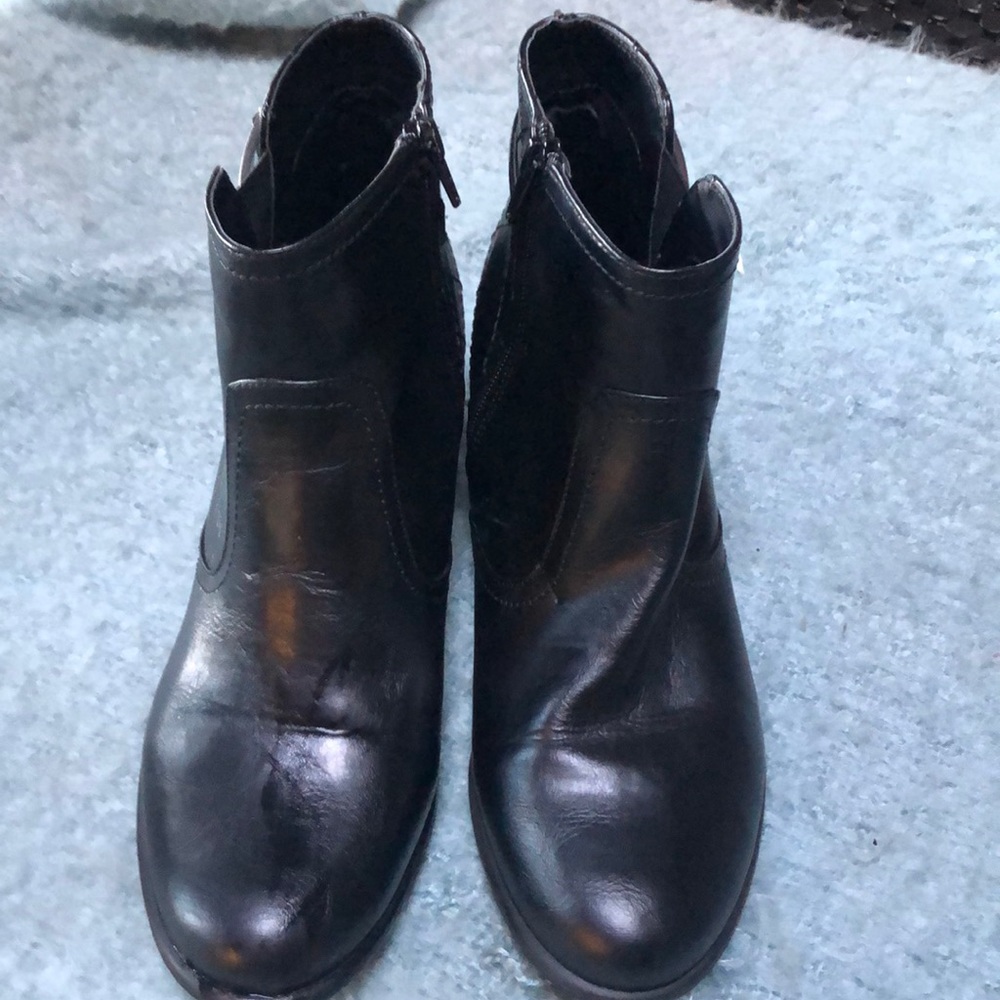 Black Unisa boots